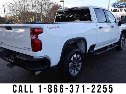 Used 2023 Chevrolet Silverado 2500 Custom w/ Custom Value Package image 4