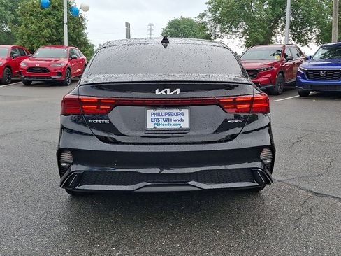 Used 2022 Kia Forte GT-Line w/ GT-Line Technology Package FWD image 5