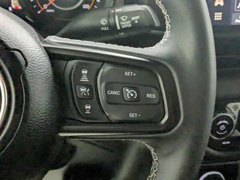 Used 2025 Jeep Gladiator Mojave AWD/4WD image 14
