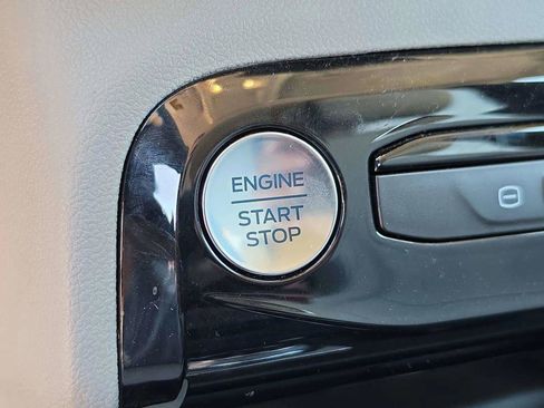 Used 2025 Ford Escape SE FWD image 38