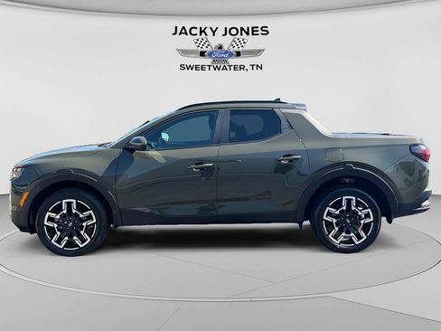 Used 2025 Hyundai Santa Cruz Limited AWD/4WD image 2
