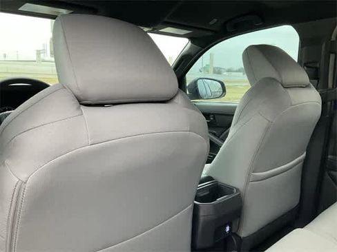 Certified 2025 Toyota Tacoma SR5 image 15