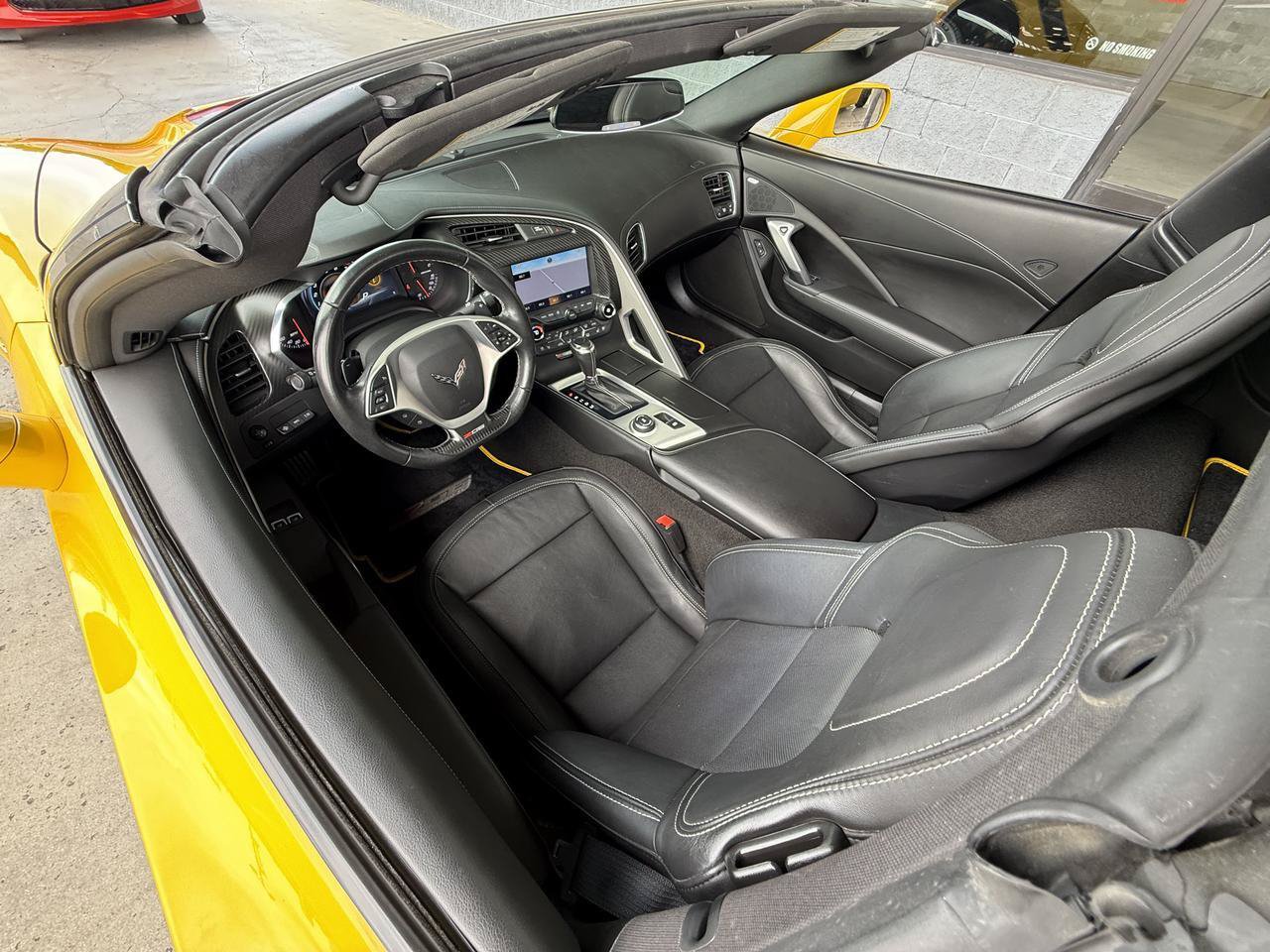 Used 2015 Chevrolet Corvette Z06 w/ Z07 Performance Package w/ Z07 Performance Package RWD image 16