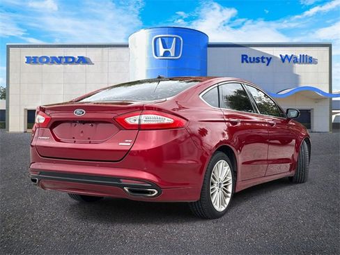 Used 2016 Ford Fusion SE w/ Equipment Group 202A image 2
