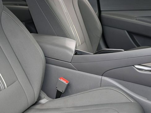 Used 2024 Hyundai Elantra SEL image 43