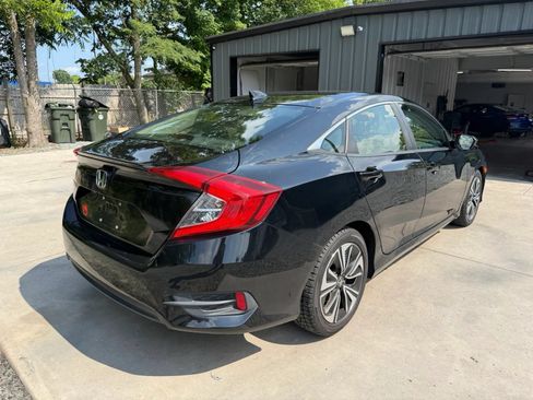 Used 2018 Honda Civic EX-T image 4