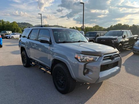 Used 2021 Toyota 4Runner Trail Special Edition AWD/4WD image 2