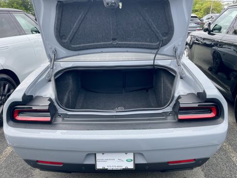 Used 2021 Dodge Challenger SRT Hellcat RWD image 34