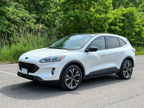 Certified 2022 Ford Escape SEL w/ SEL Stealth AWD Package image 3
