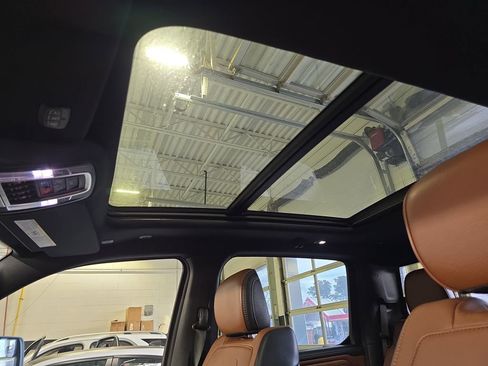 Used 2019 RAM 1500 Limited w/ Body Color Bumper Group image 30