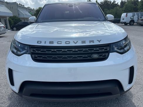 Used 2020 Land Rover Discovery SE image 3