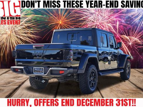 Used 2023 Jeep Gladiator Sport image 5