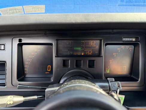 Used 1987 Chevrolet Corvette Convertible RWD image 15