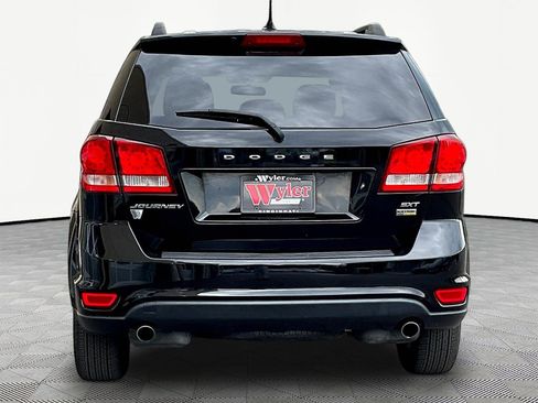 Used 2017 Dodge Journey SXT w/ Comfort/Convenience Group FWD image 5
