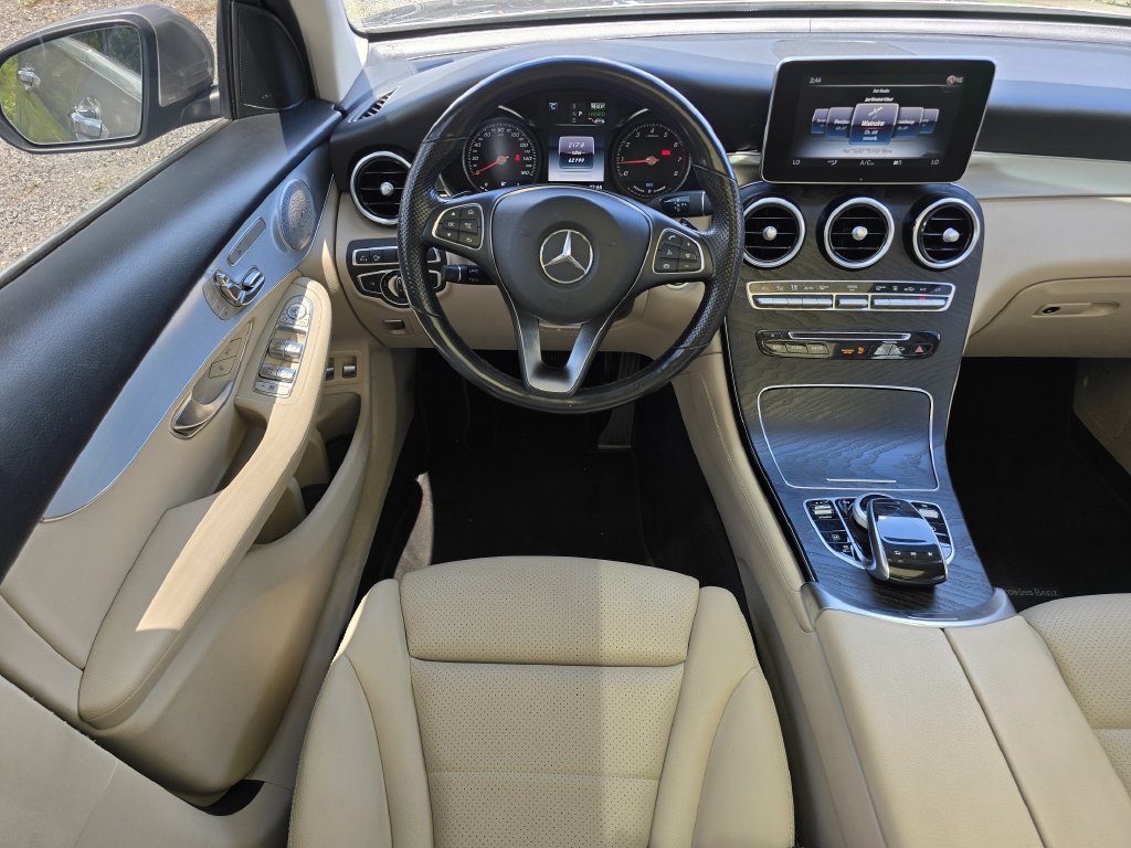 Used 2019 Mercedes-Benz GLC 350e 4MATIC image 18