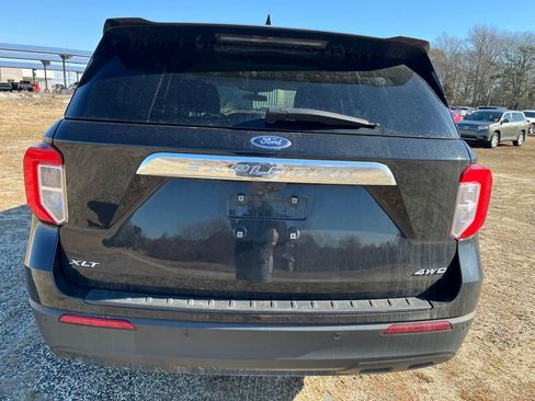 Used 2023 Ford Explorer XLT image 7