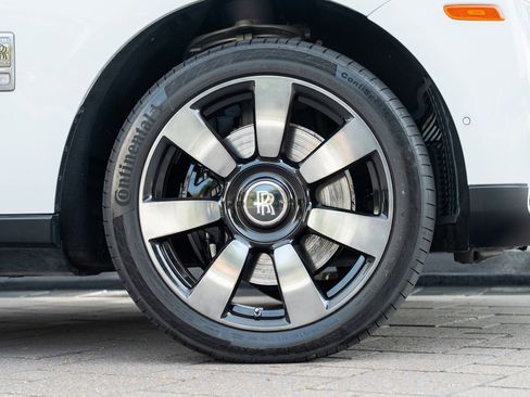Certified 2023 Rolls-Royce Cullinan image 6