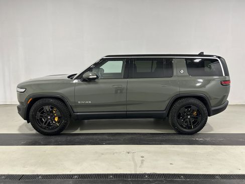 Used 2023 Rivian R1S Launch Edition image 2
