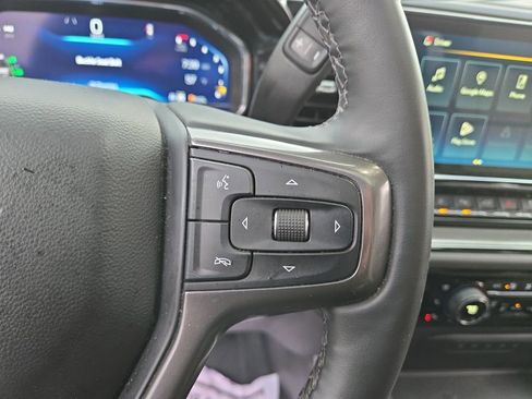 Used 2025 Chevrolet Silverado 2500 ZR2 w/ Technology Package image 24