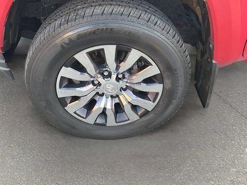 Used 2022 Toyota Tacoma Limited AWD/4WD image 43