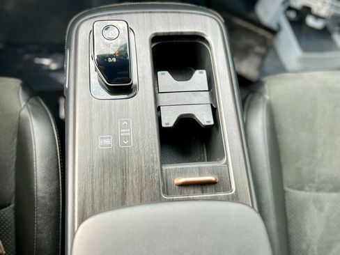 Used 2024 Nissan Ariya FWD image 28