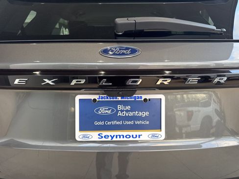 Certified 2025 Ford Explorer Active w/ Active Comfort Package AWD/4WD image 14