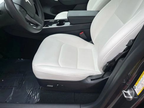 Used 2023 Tesla Model Y Long Range image 10