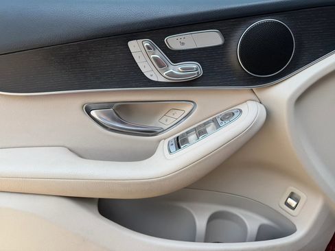 Used 2020 Mercedes-Benz GLC 300 4MATIC image 9