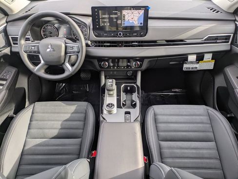 New 2026 Mitsubishi Outlander SE FWD image 16