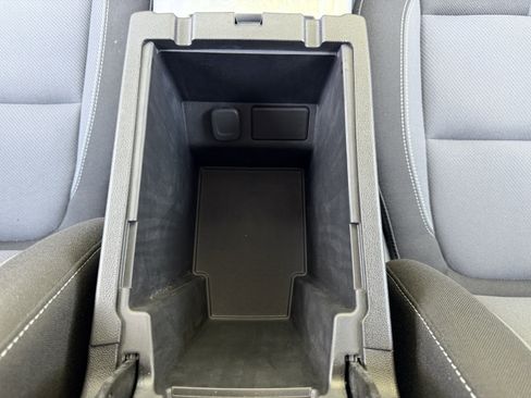 Used 2024 Chevrolet Blazer LT w/ Convenience Package FWD image 25