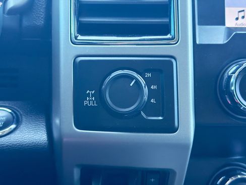 Used 2019 Ford F250 Lariat w/ Lariat Ultimate Package AWD/4WD image 29