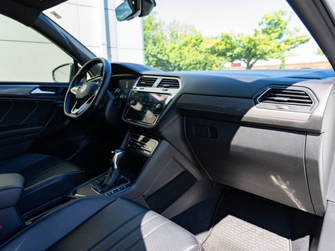Used 2022 Volkswagen Tiguan SE R-Line FWD image 27