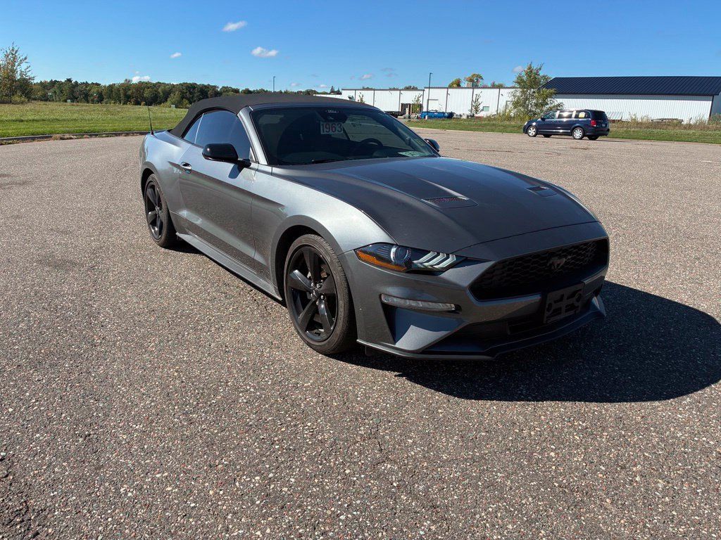 Used 2022 Ford Mustang Convertible RWD image 2