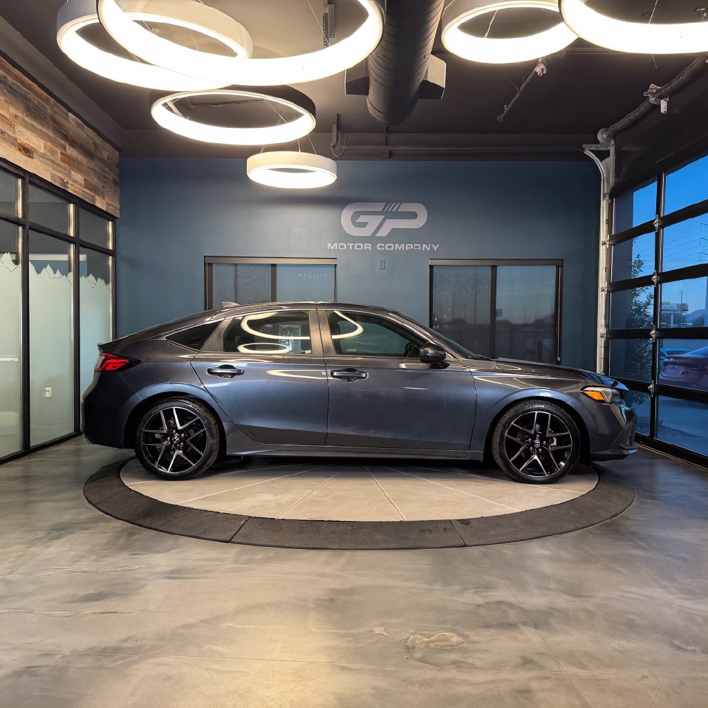 Used 2022 Honda Civic Sport Touring image 2