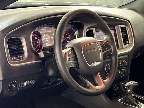 Used 2019 Dodge Charger SXT w/ Leather Interior Group RWD image 17