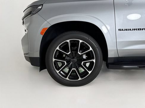 Used 2024 Chevrolet Suburban RST w/ Luxury Package RWD image 26