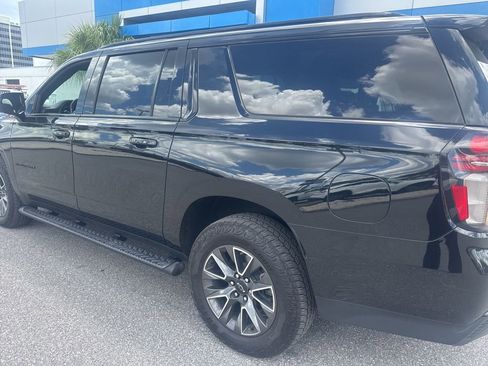 Used 2023 Chevrolet Suburban Z71 w/ Luxury Package AWD/4WD image 6