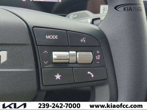 New 2025 Kia K4 LXS image 21