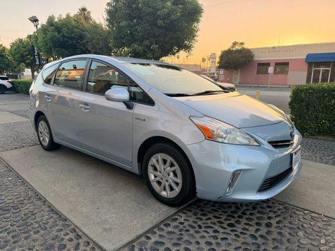 Used 2012 Toyota Prius V Two image 3