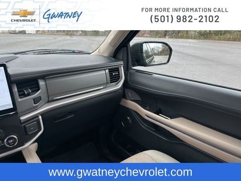 Used 2022 Ford Expedition Max XLT image 25