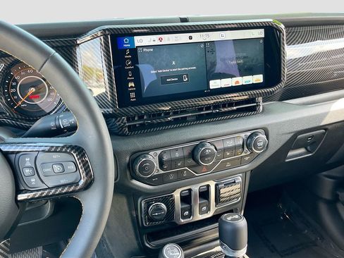 Used 2024 Jeep Wrangler Sport S image 14