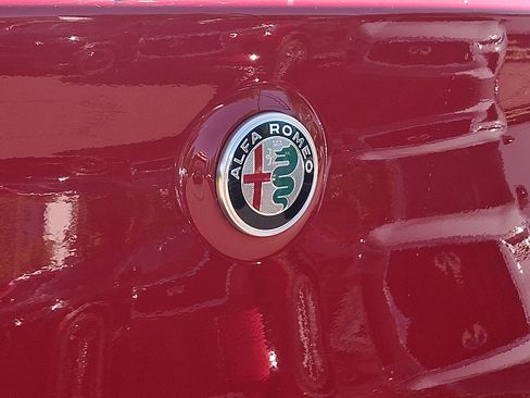 Used 2023 Alfa Romeo Stelvio Ti AWD/4WD image 33