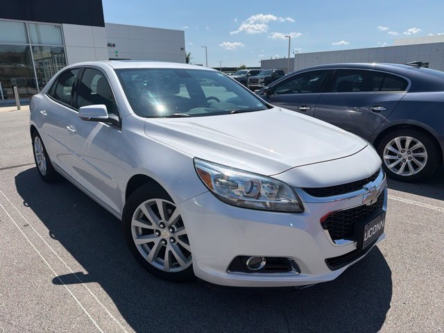Used 2015 Chevrolet Malibu LT w/ Leather Package FWD image 3