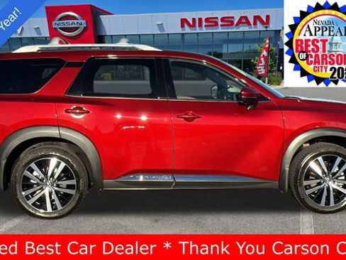Used 2025 Nissan Pathfinder Platinum w/ Cargo Package image 2