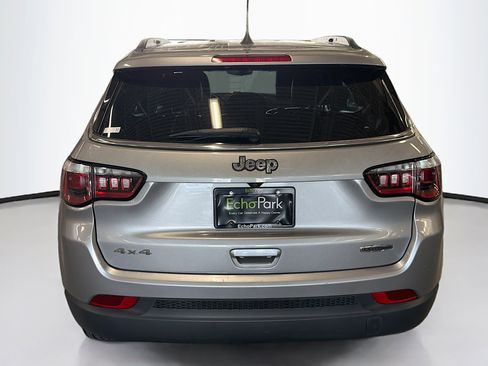 Used 2019 Jeep Compass Latitude w/ Popular Equipment Group AWD/4WD image 7