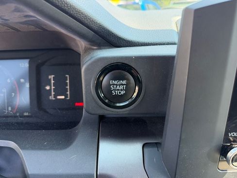 Certified 2024 Toyota Tacoma SR5 AWD/4WD image 22