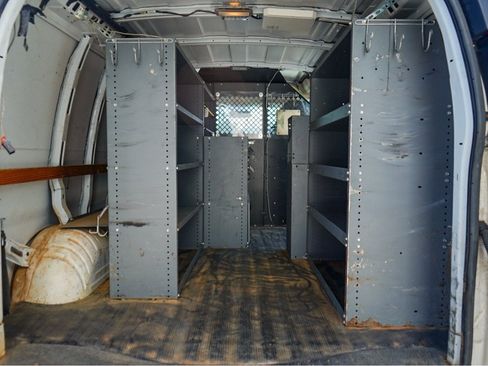 Used 2014 Chevrolet Express 2500 image 11