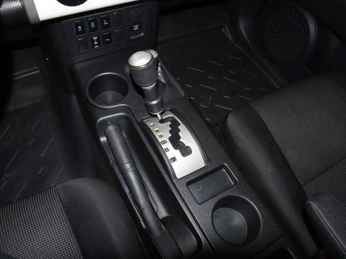 Used 2014 Toyota FJ Cruiser 4WD image 31