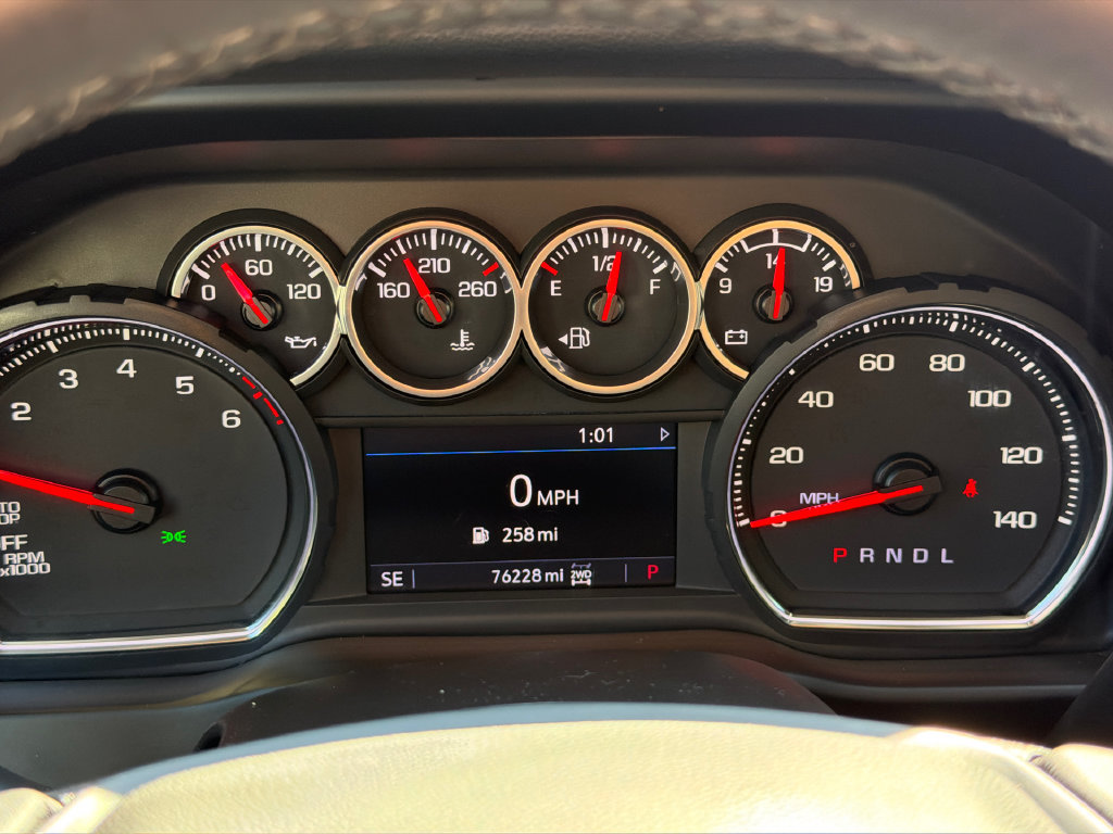 Used 2022 Chevrolet Silverado 1500 LT AWD/4WD image 23