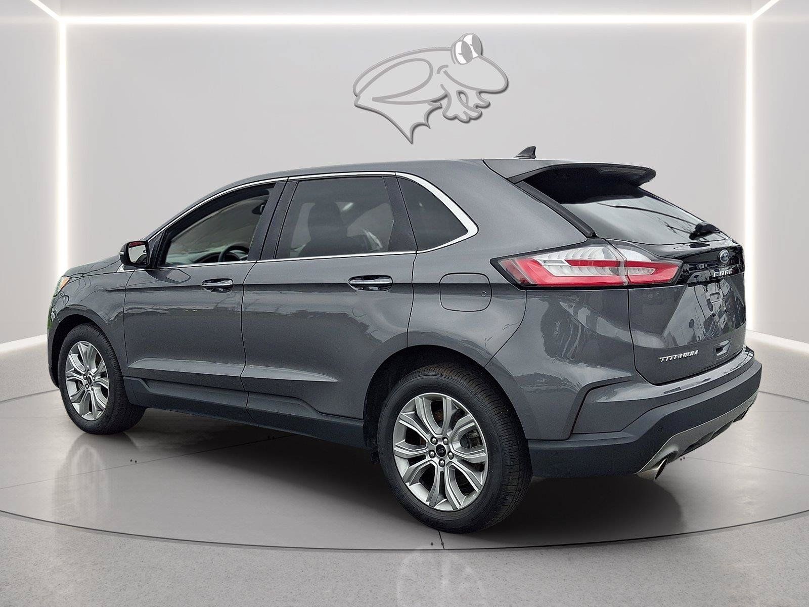 Used 2024 Ford Edge Titanium AWD/4WD image 3
